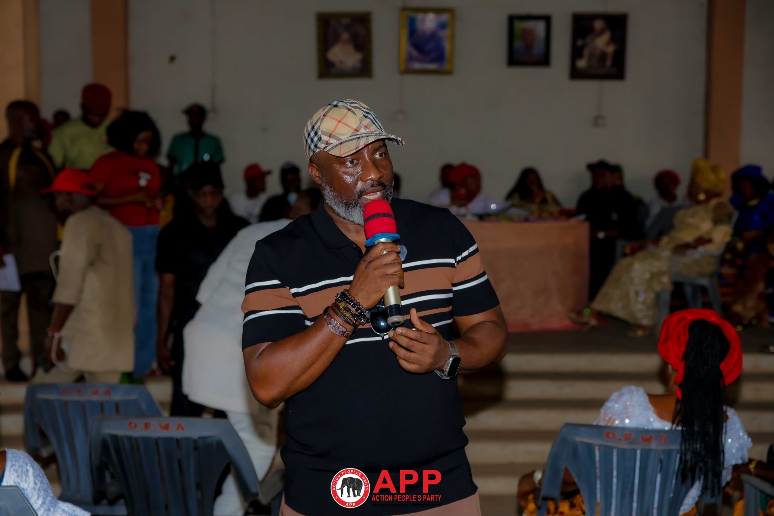 Dr Amadi at Orodo, Mbaitoli Women's August Meeting