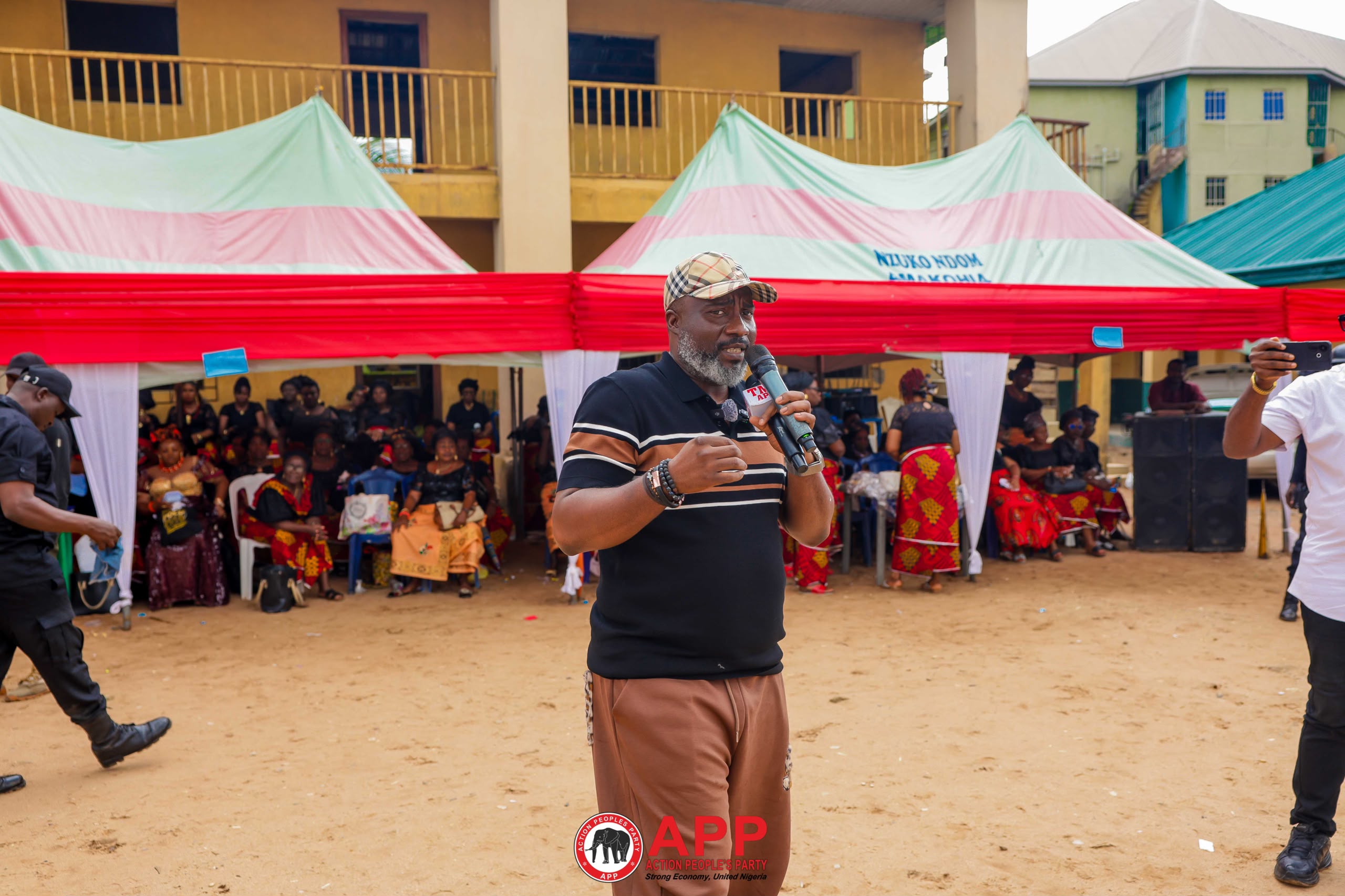 Dr Amadi at Amakohia, Owerri North Women's August Meeting 