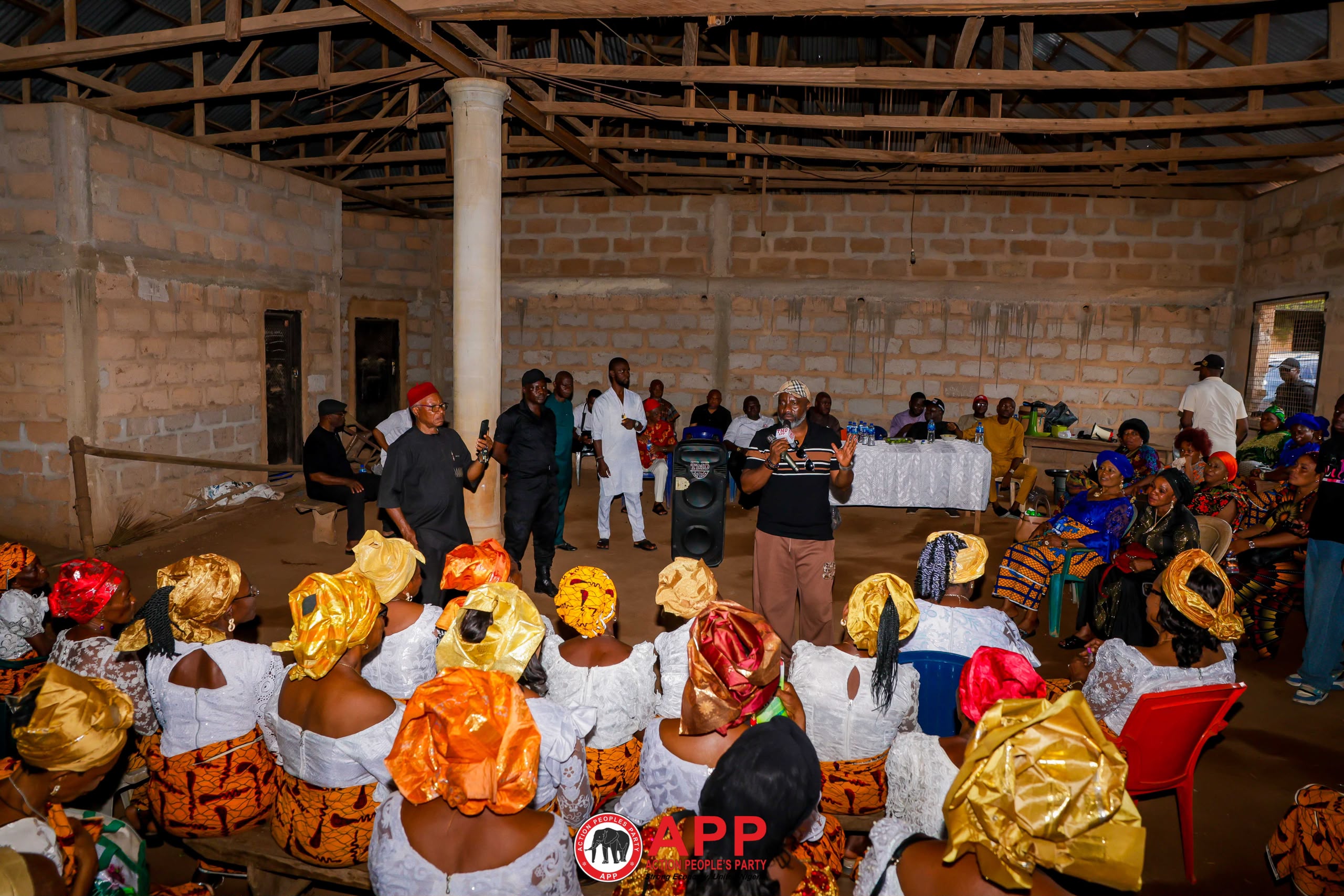 Dr Amadi at Okirika-Nweke, Ahiazu Mbaise Women's August Meeting 