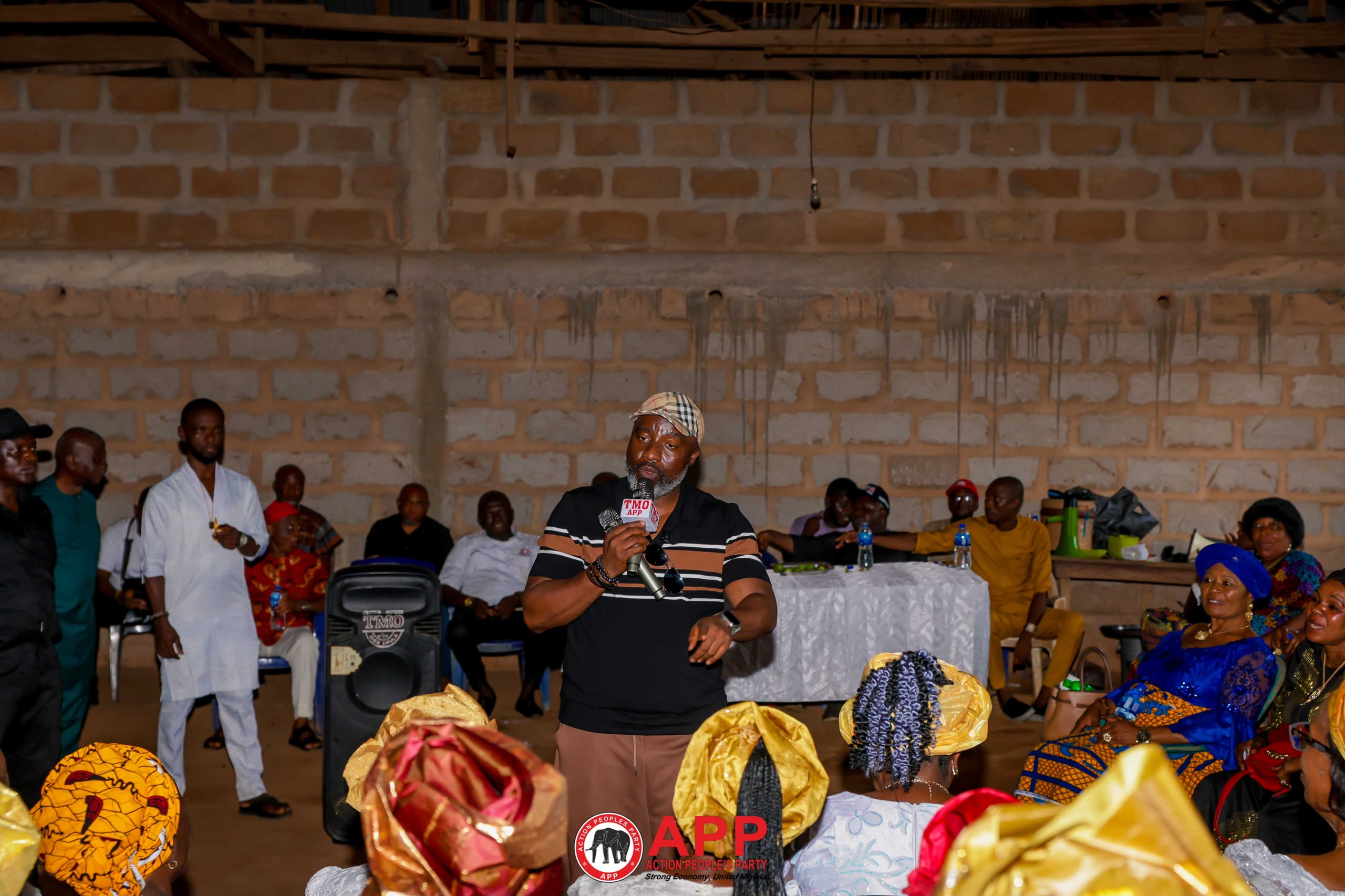 Dr Amadi at Okirika-Nweke, Ahiazu Mbaise Women's August Meeting 