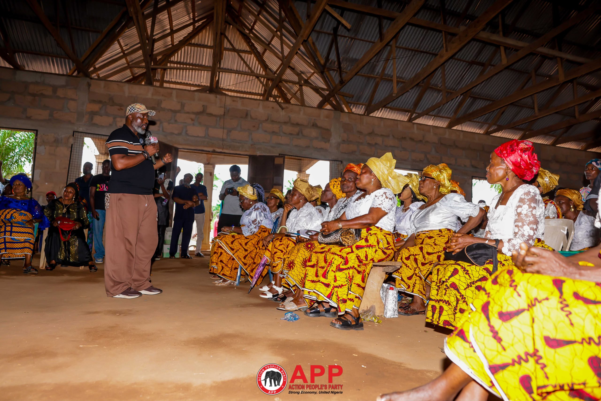 Dr Amadi at Okirika-Nweke, Ahiazu Mbaise Women's August Meeting 