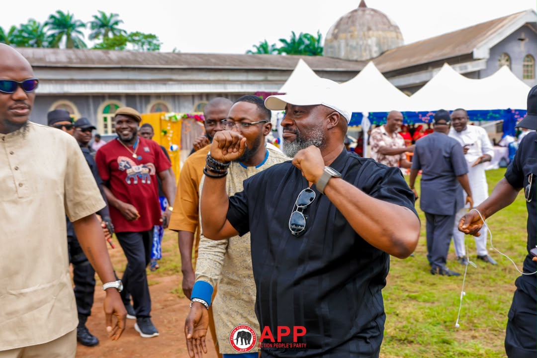 DR CHIMA MATTHEW AMADI TAKES AUGUST MEETINGS BY STORM, DONATES MILLIONS TO WOMEN’S PROJECTS