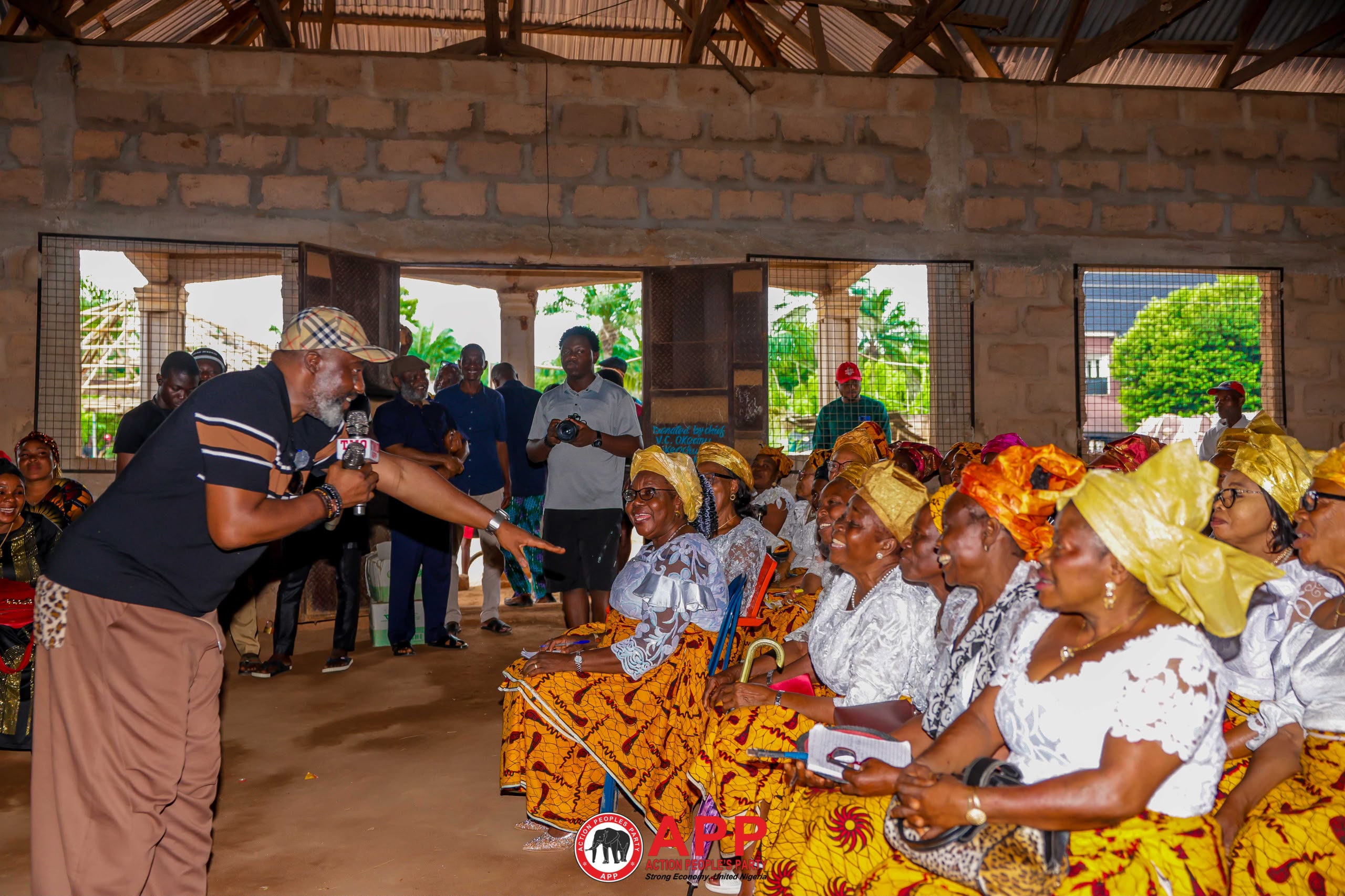 DR CHIMA MATTHEW AMADI DECRIES GOVERNMENT FAILURE AS IMO WOMEN TAKE ON COMMUNITY PROJECTS
