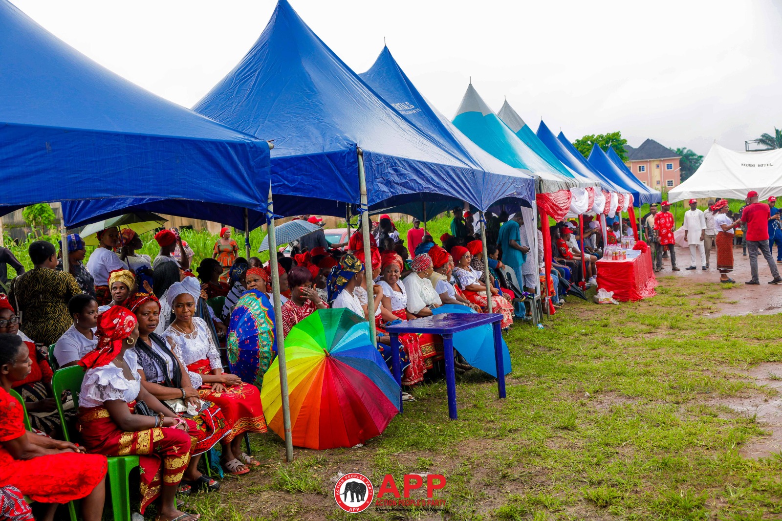 DR CHIMA AMADI URGES MBAITOLI WOMEN TO ABSTAIN FROM VOTE-SELLING, PROMISES A NEW APPROACH TO GOVERNANCE — photo 12